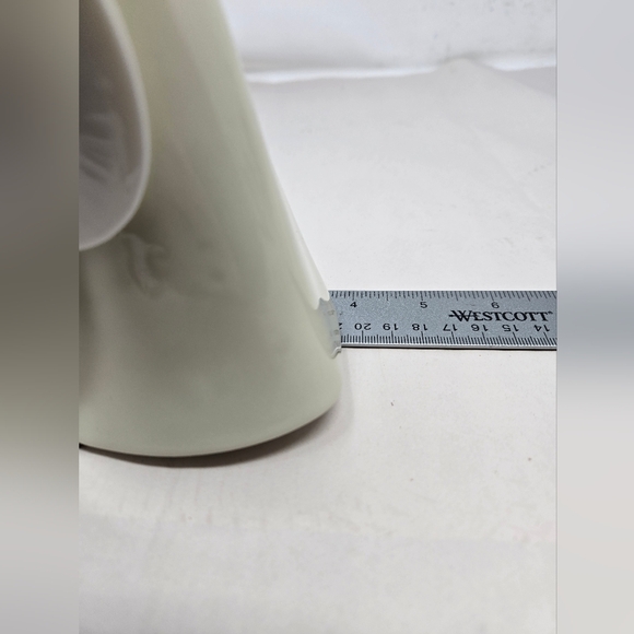 Nao by Lladro Figurine Blue Bird First Flight Women Holding Bird & Hat 10.5 Inch - Picture 12 of 13